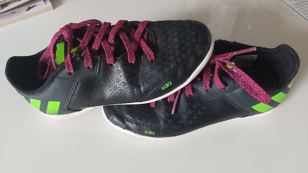 Adidas halówki do piłki rozm. 31,5
