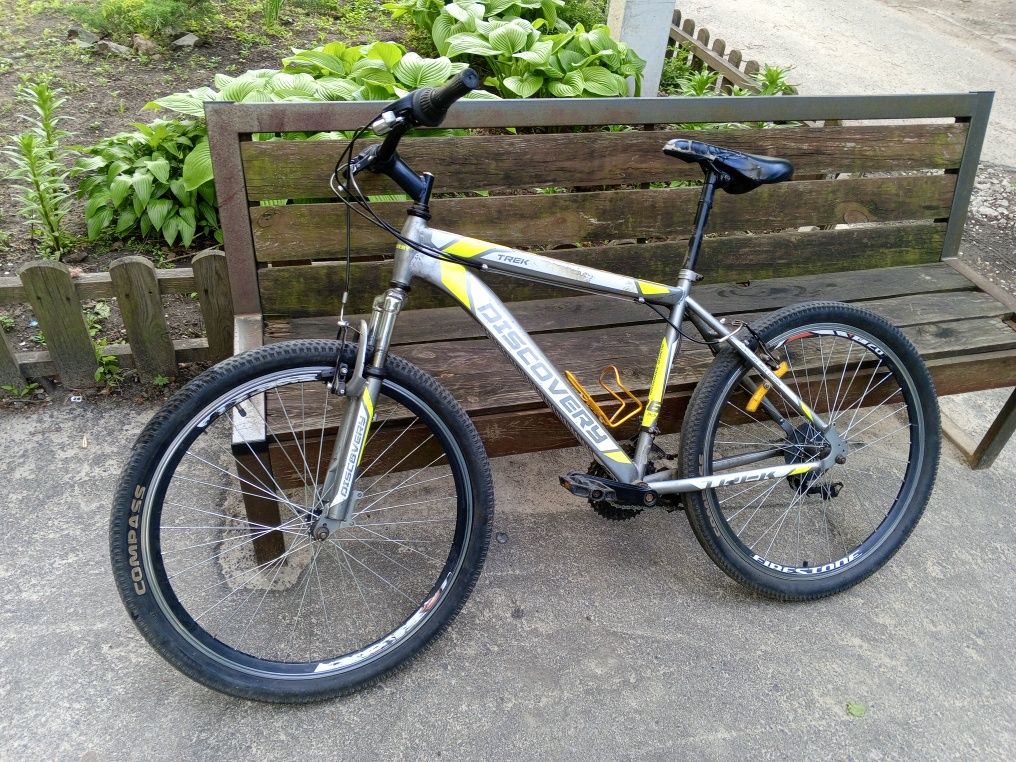 Discovery TREK 26"