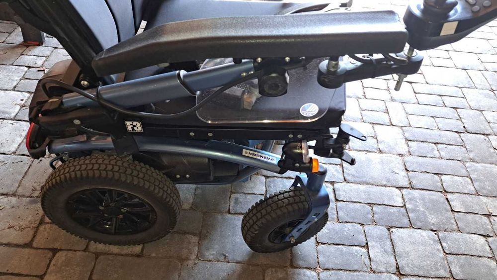 Elektryczny wózek inwalidzki Forest 3 marki Vermeiren