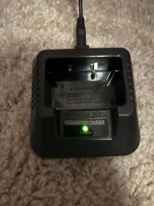 Рація Baofeng UV 5R із гарнітурою і 2 зарядними базами