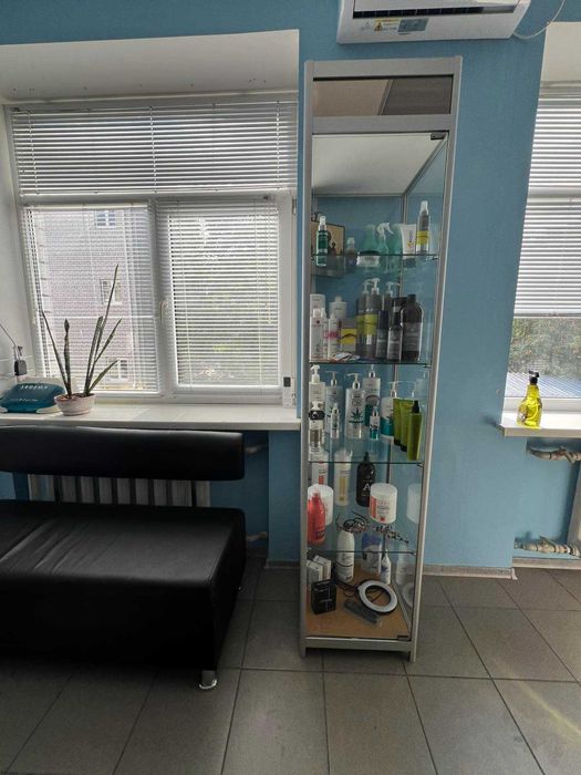 Шкаф витрина стеклянная c подсветкой