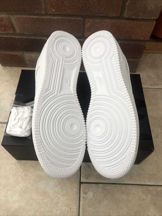 Buty meskie Trampk Nike Air Force 1 Low Supreme White R.45