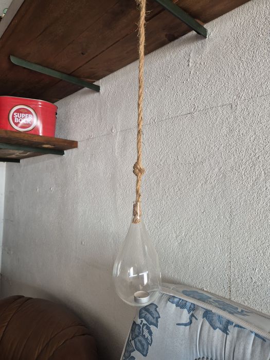 Suporte de vela em vidro e corda