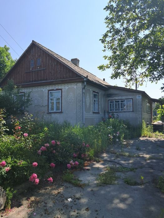 Продаж великого будинку