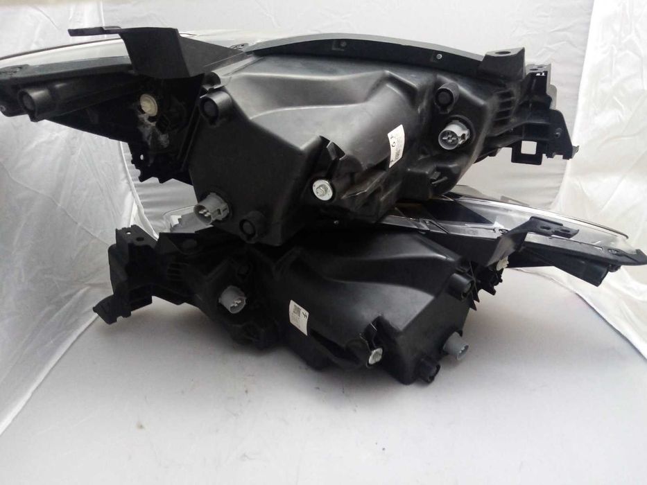 Продам Фары MAZDA CX5