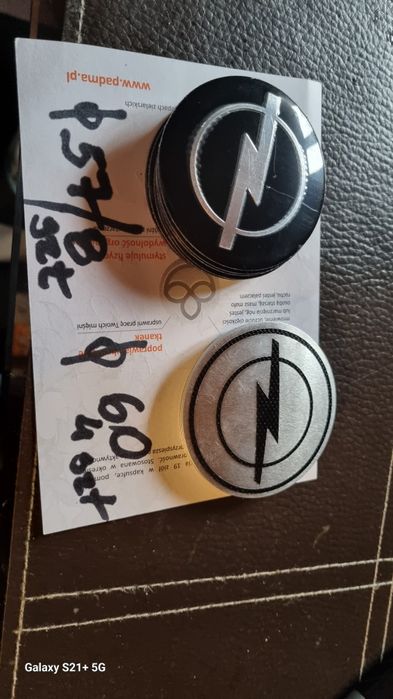 Naklejki na dekielki samochodowe  opel aluminium