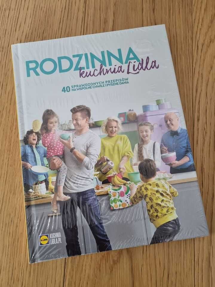 Kolekcję książka z lidla