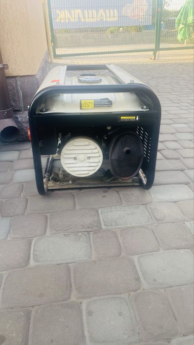 Продам генератор