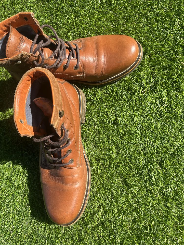Botas ñ 42 homem .