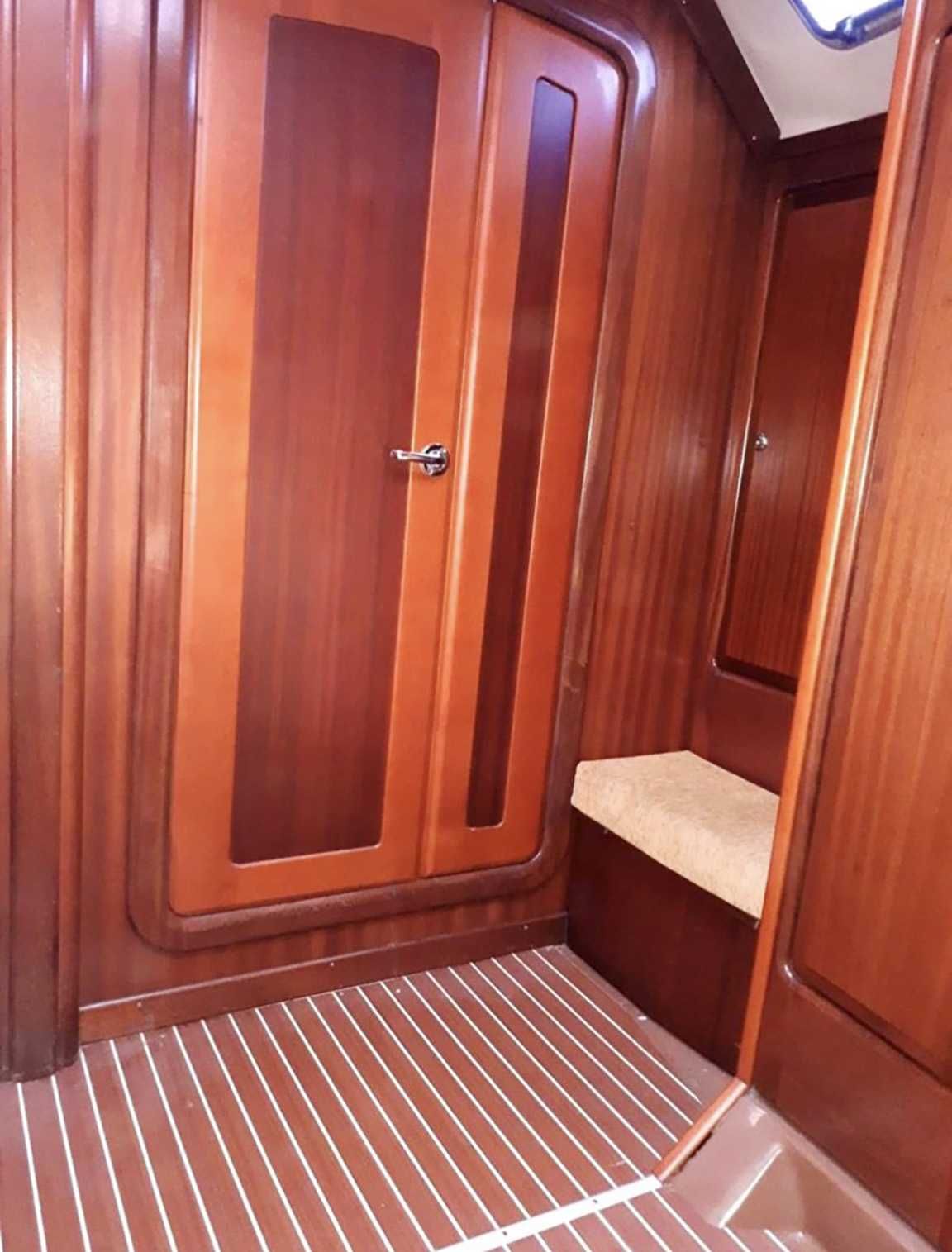 Моторно-парусная яхта Bavaria 46 (Альбатрос) / Моторно-вiтрильна яхта
