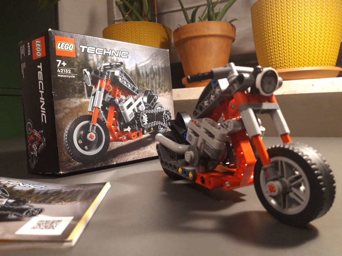 Lego technic 42132 motocykl motor