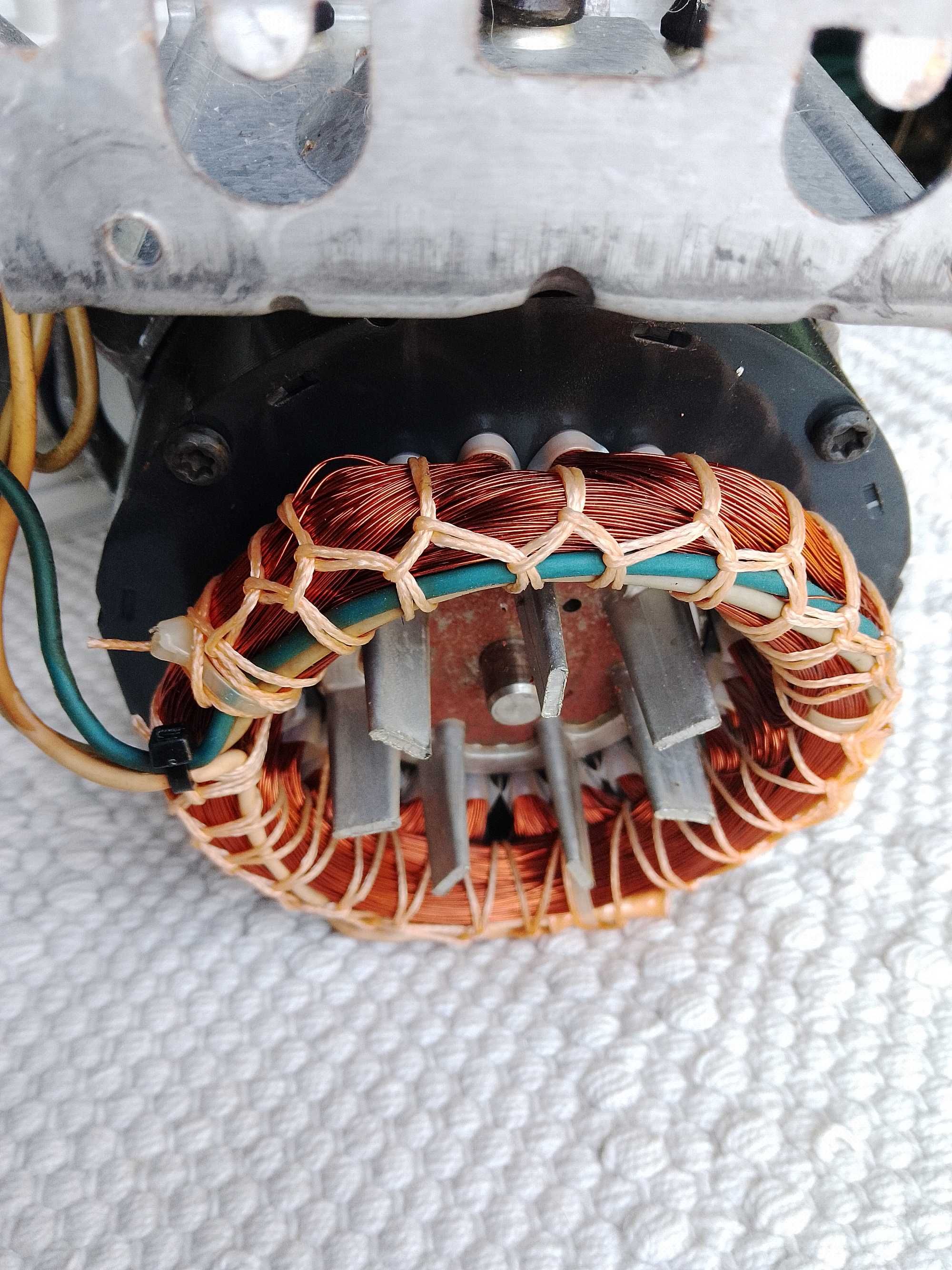 Peças máquinas loiça Whirlpool / Indesit