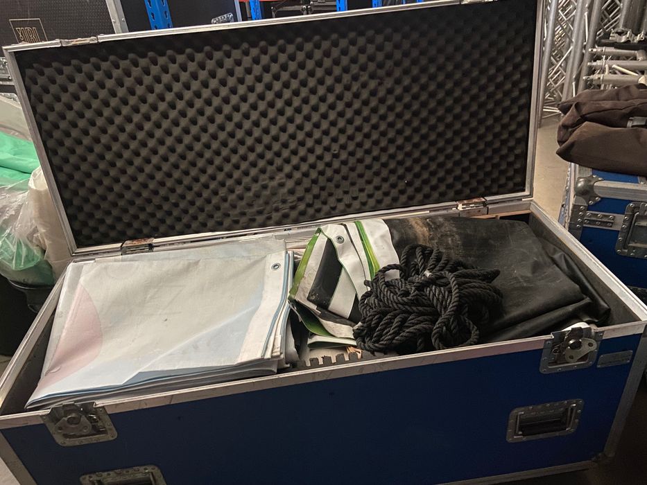 Várias para venda. Hardcase com rodas.  148,5x58.5x60