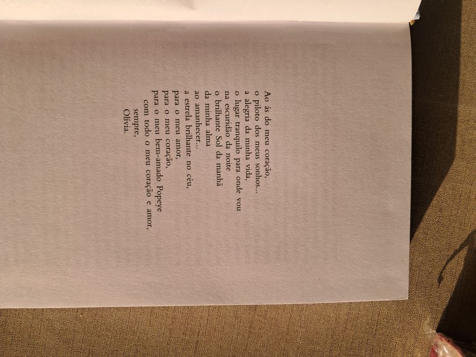 Livro romance titulo ''Asas''