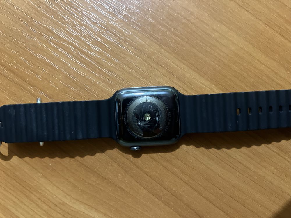 Apple Watch Series 4 44m