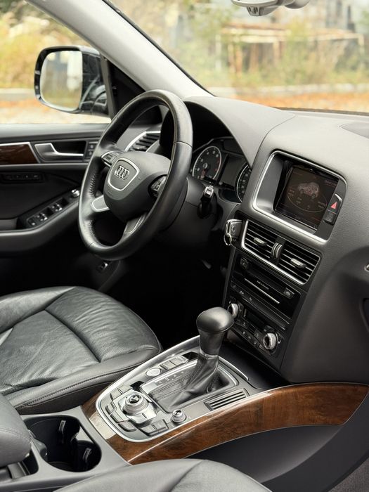 Продаж Audi Q5 2015року