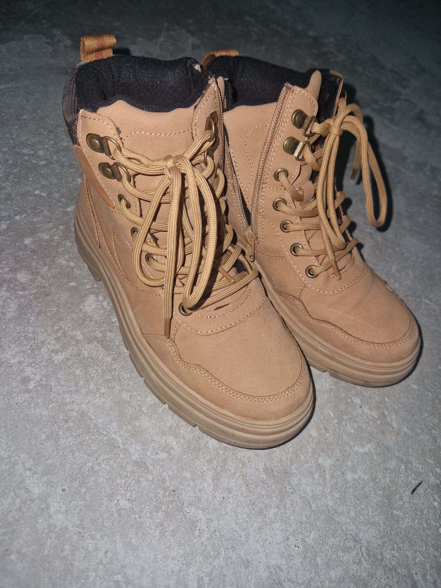 Buty zimowe chłopięce rozm.37