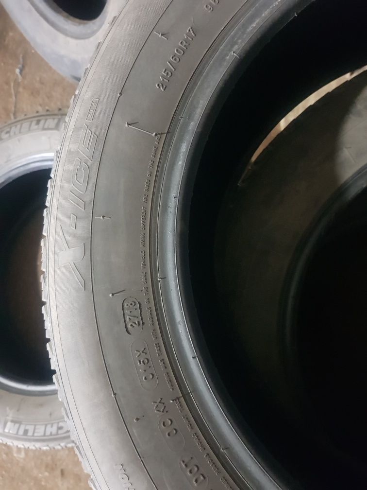 комплект зимових шин Michelin X-ice 215 60 R17