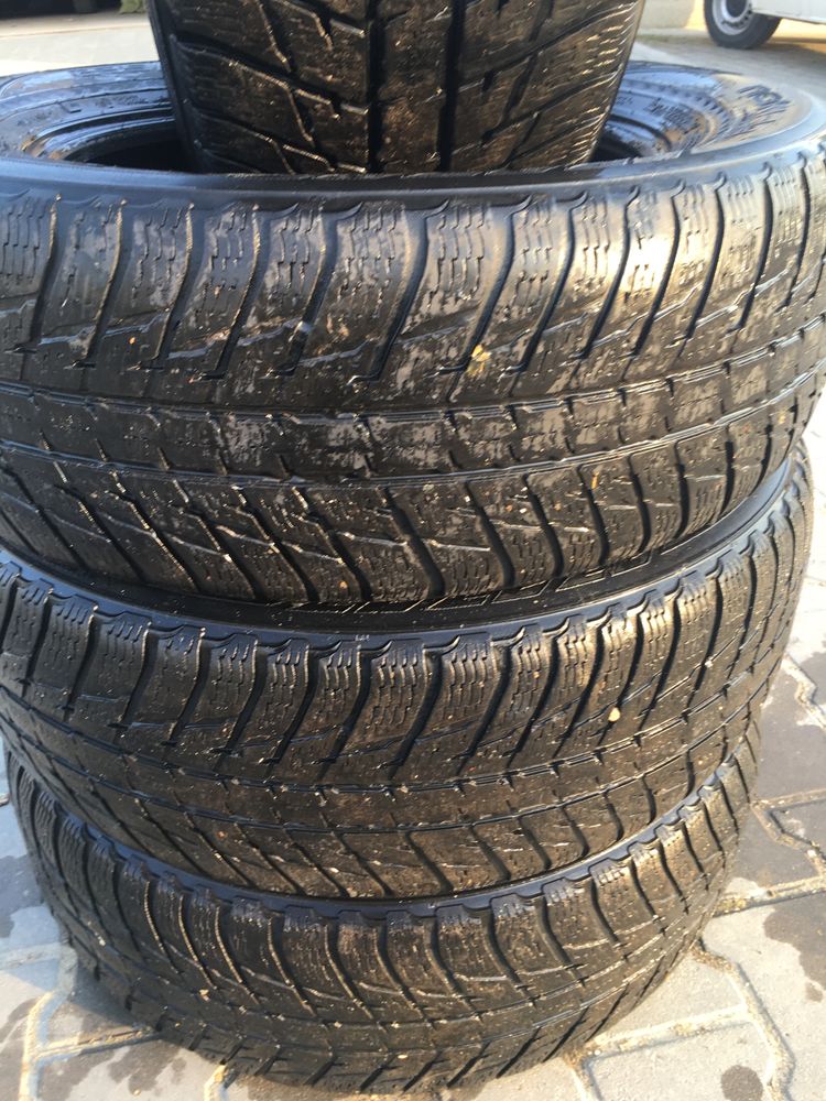 Резина Nokian 235/65 R17