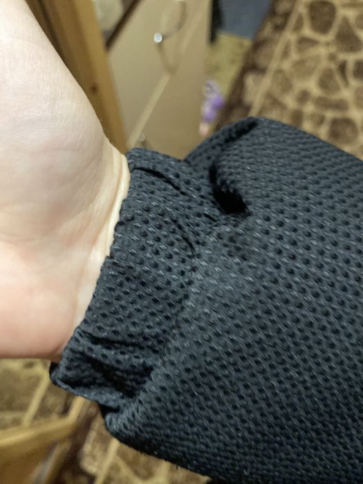 Зимова куртка, тепла. Розмір L, але я ношу S то теж добре