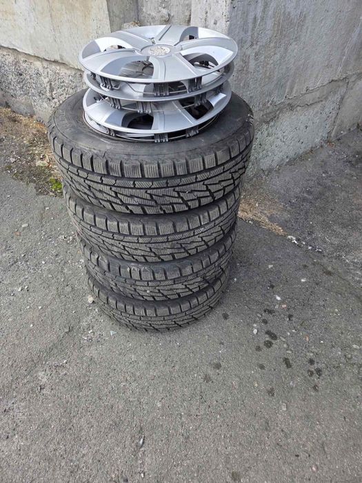 Диски стальные KIA/Hyundai с резиной  195/65R15 зима.