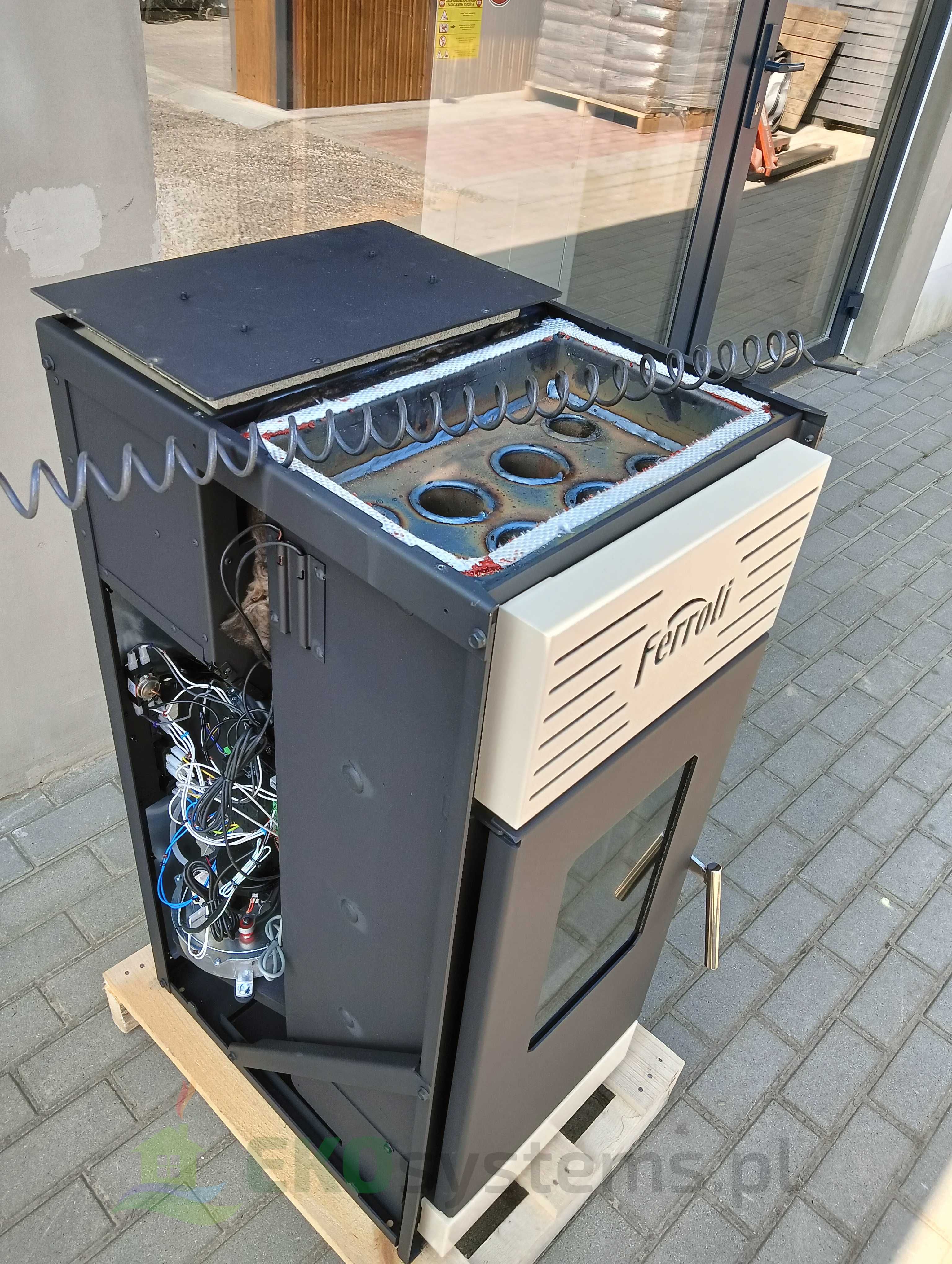 Ferroli kominek piecyk piec na pelet pellet 8 kW co+cwu z płaszczem