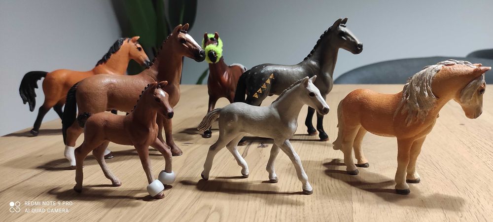 Shleich konie fugurki