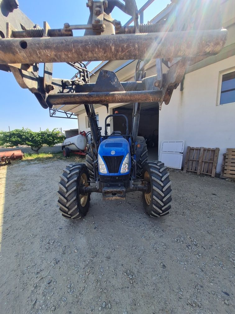 New holland tn85a