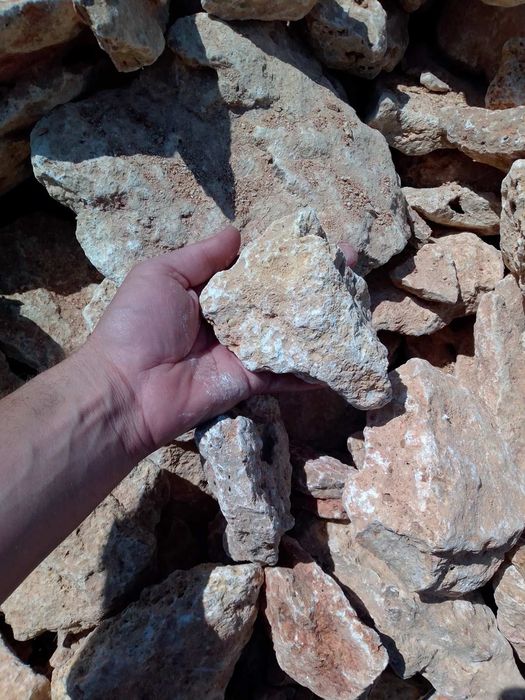 Щебень, дроблёный бетон, песок, глина, чернозём, навоз удобрение сыпец