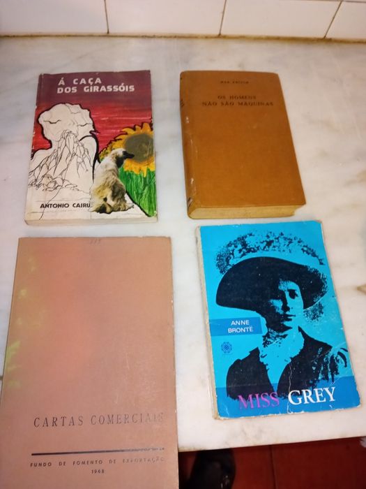 Conjunto de 4 Livros Diversos Antigos