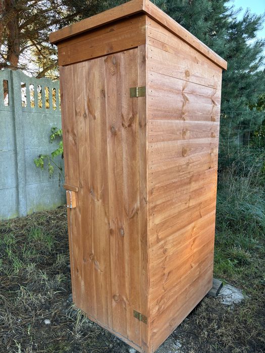 Toaleta drewniana wychodek drewniany WC drewniane