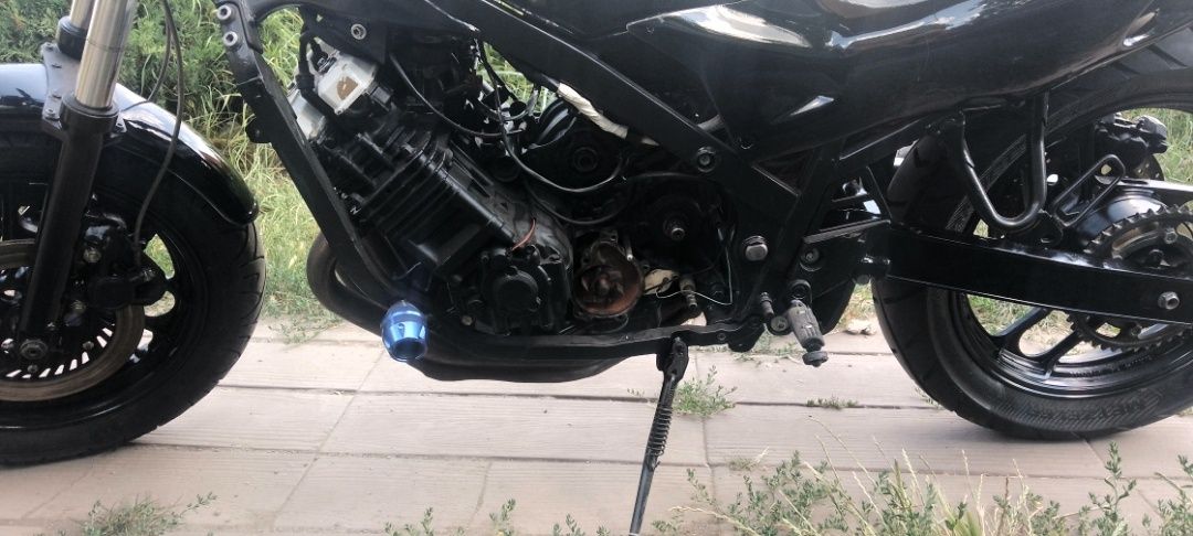 Продам мотоцикл Yamaha Fz750