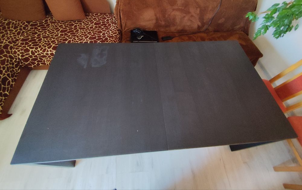 Duży czarny stół Ikea
