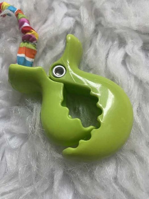 Niebieska maskotka zabawka do wózka zawieszka słonik Tiny Love