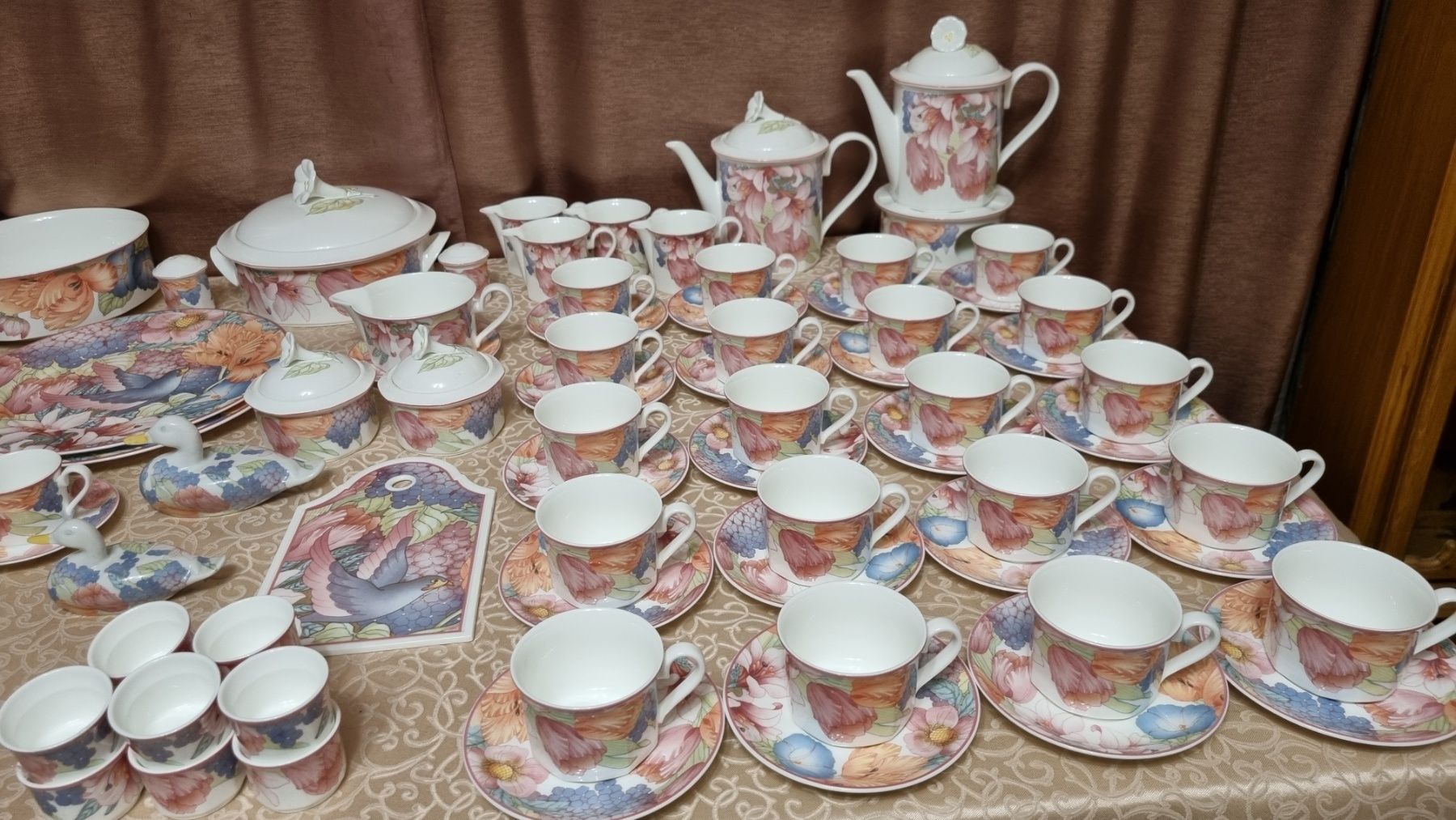 Дуже яскравий та досить рідкісний сервіз Villeroy&Boch Corolla. Поштуч