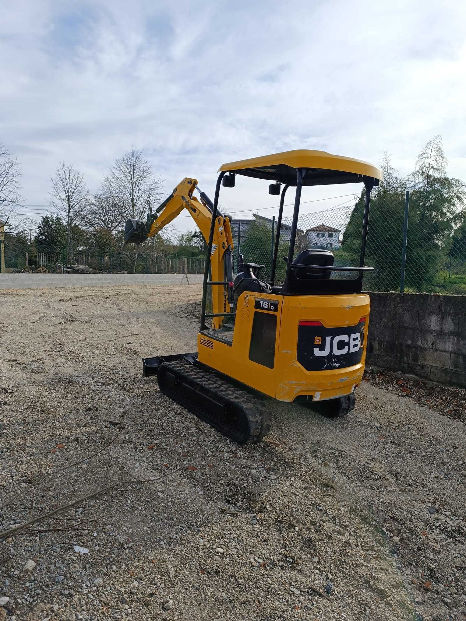 Mini Giratória JCB 16C