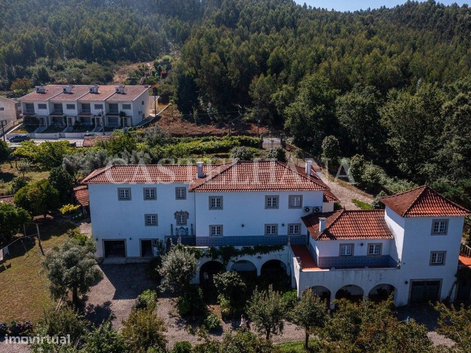 Moradia T6 com terreno 7300m2, localizada a 30 minutos do Porto