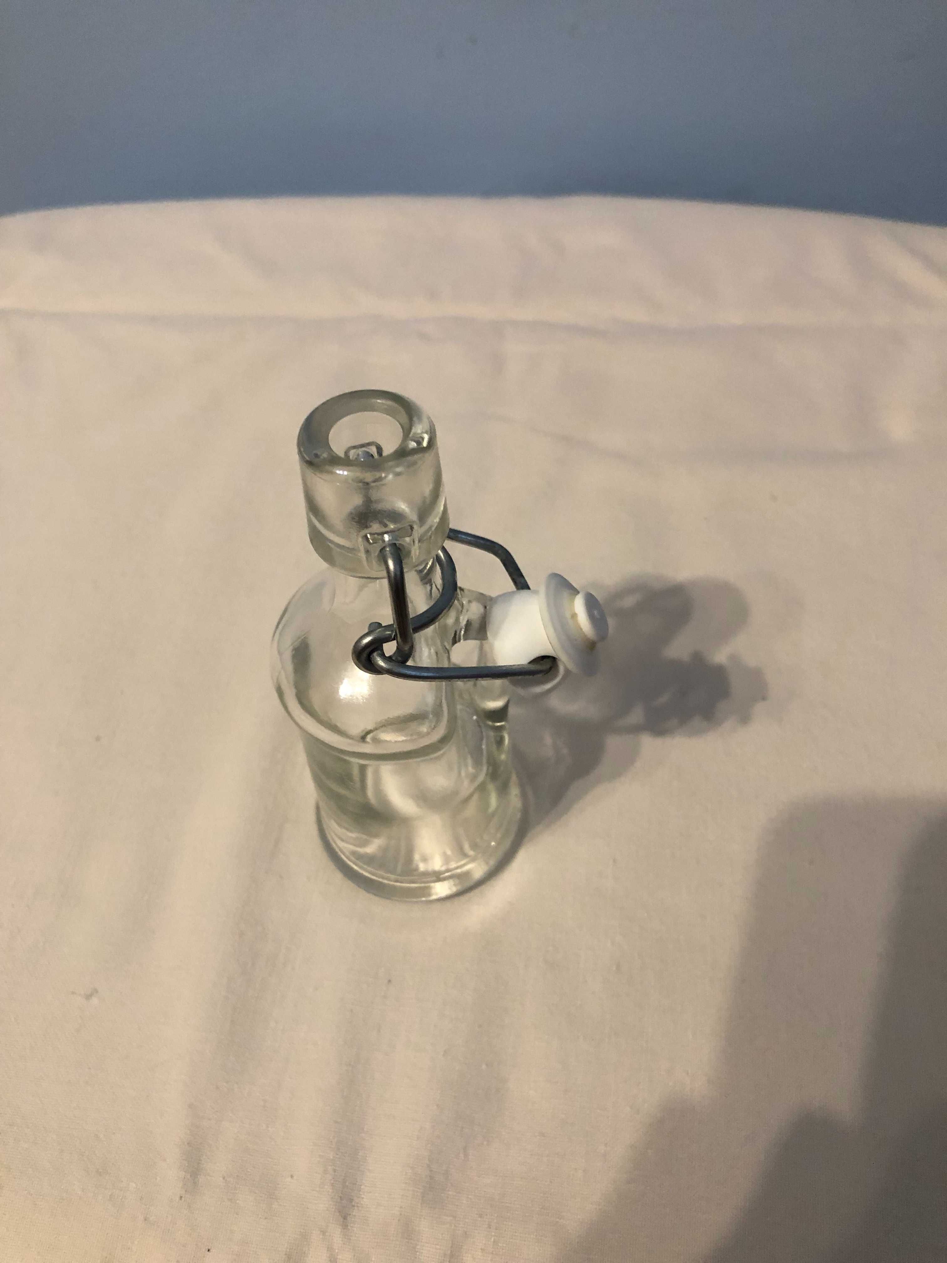 Buteleczka z uchwytem mini butelka zamykana krachlą 40ml