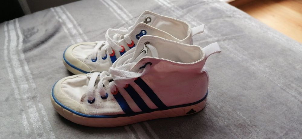 Adidas 35.