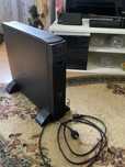 UPS APC Smart-UPS RT 1000VA 700W 8 x bateria 12V/7Ah