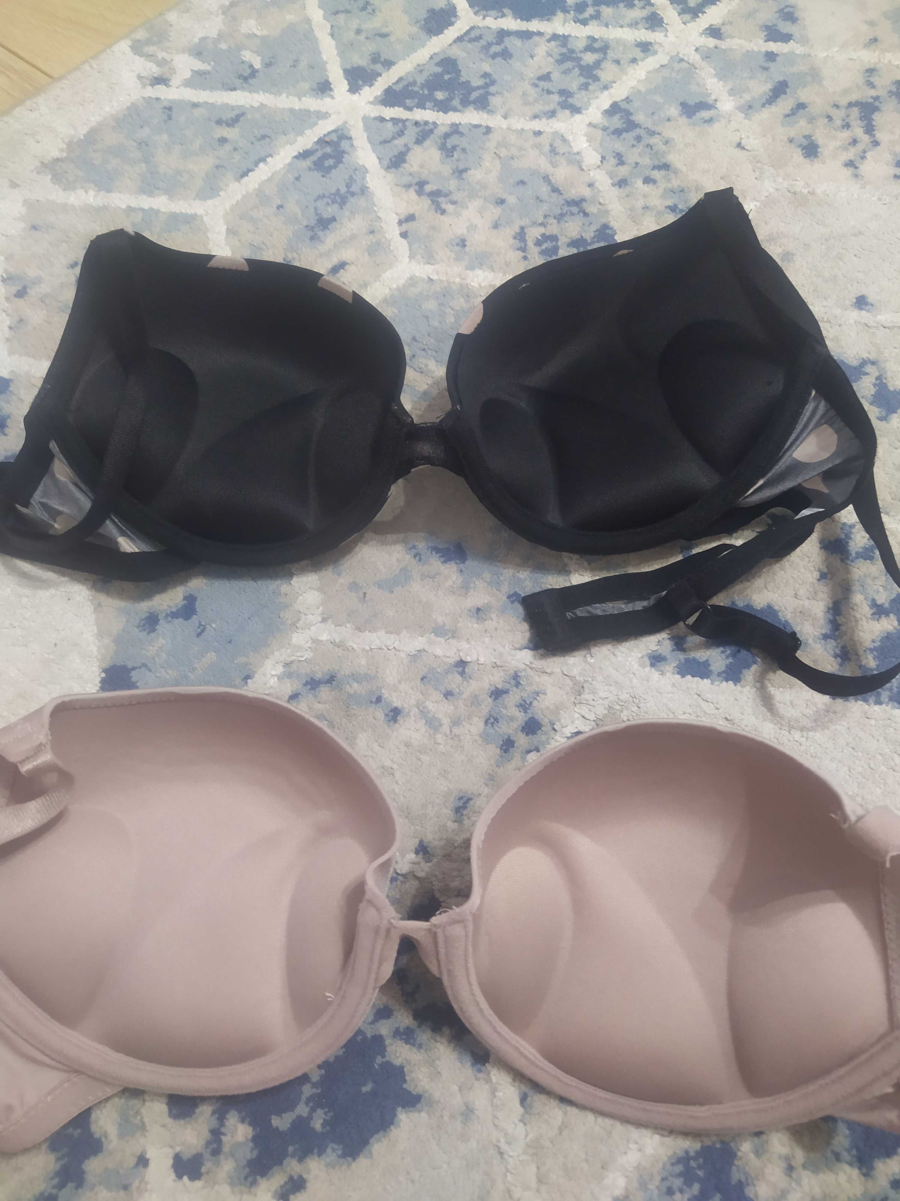 Biustonosze z firmy Reserved rozmiar 75 B dwie sztuki