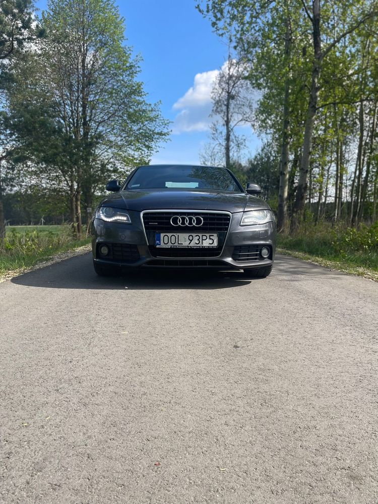 Audi A4 B8  quattro