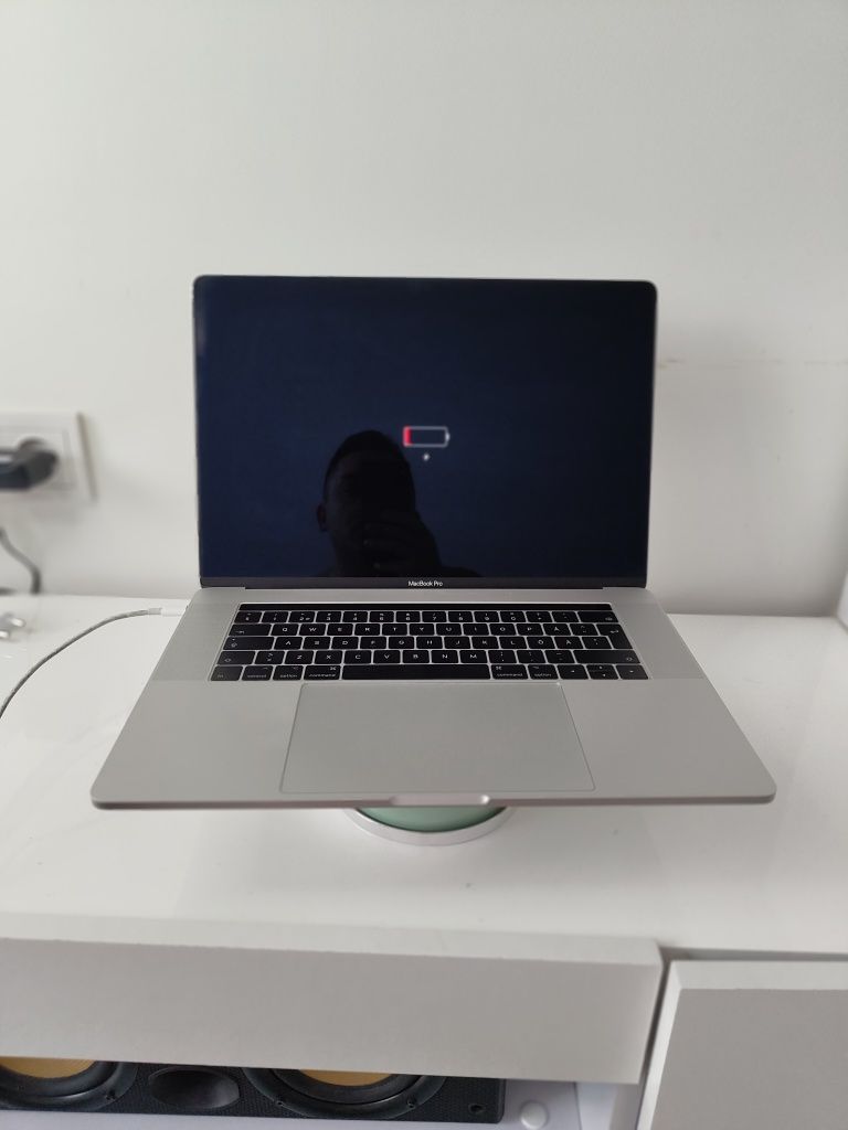 Ноутбук MacBook pro 15 2017 a1707