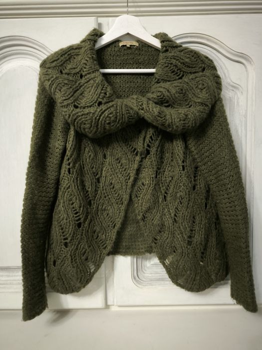 Zielony sweter z dodatkiem wełny L wełna