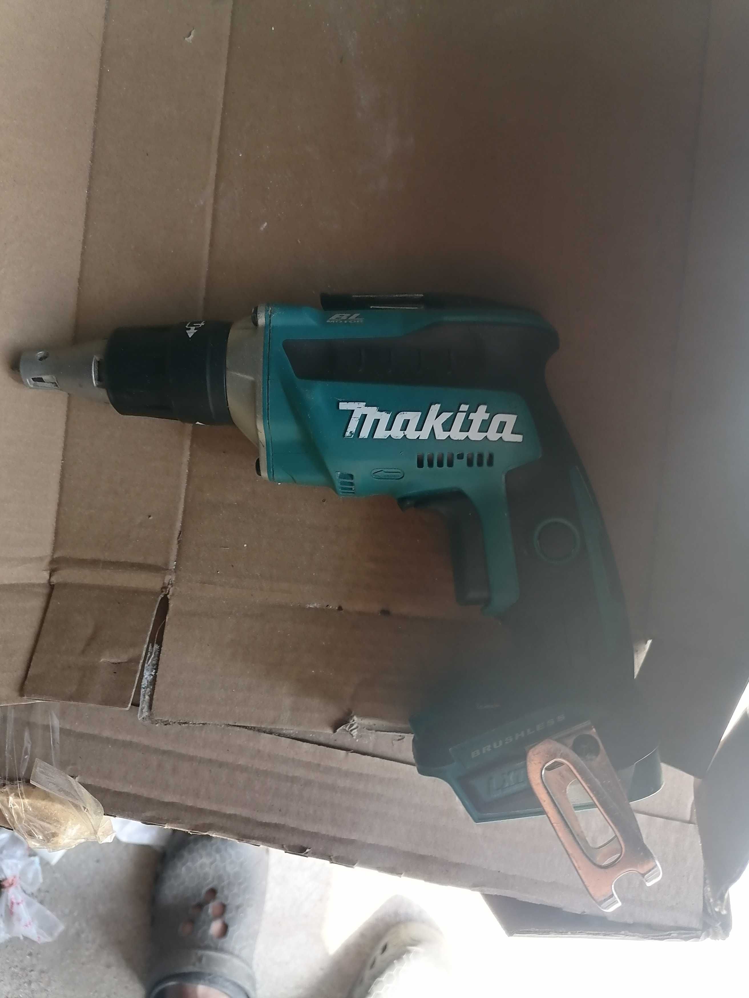 Makita DFS452 18V