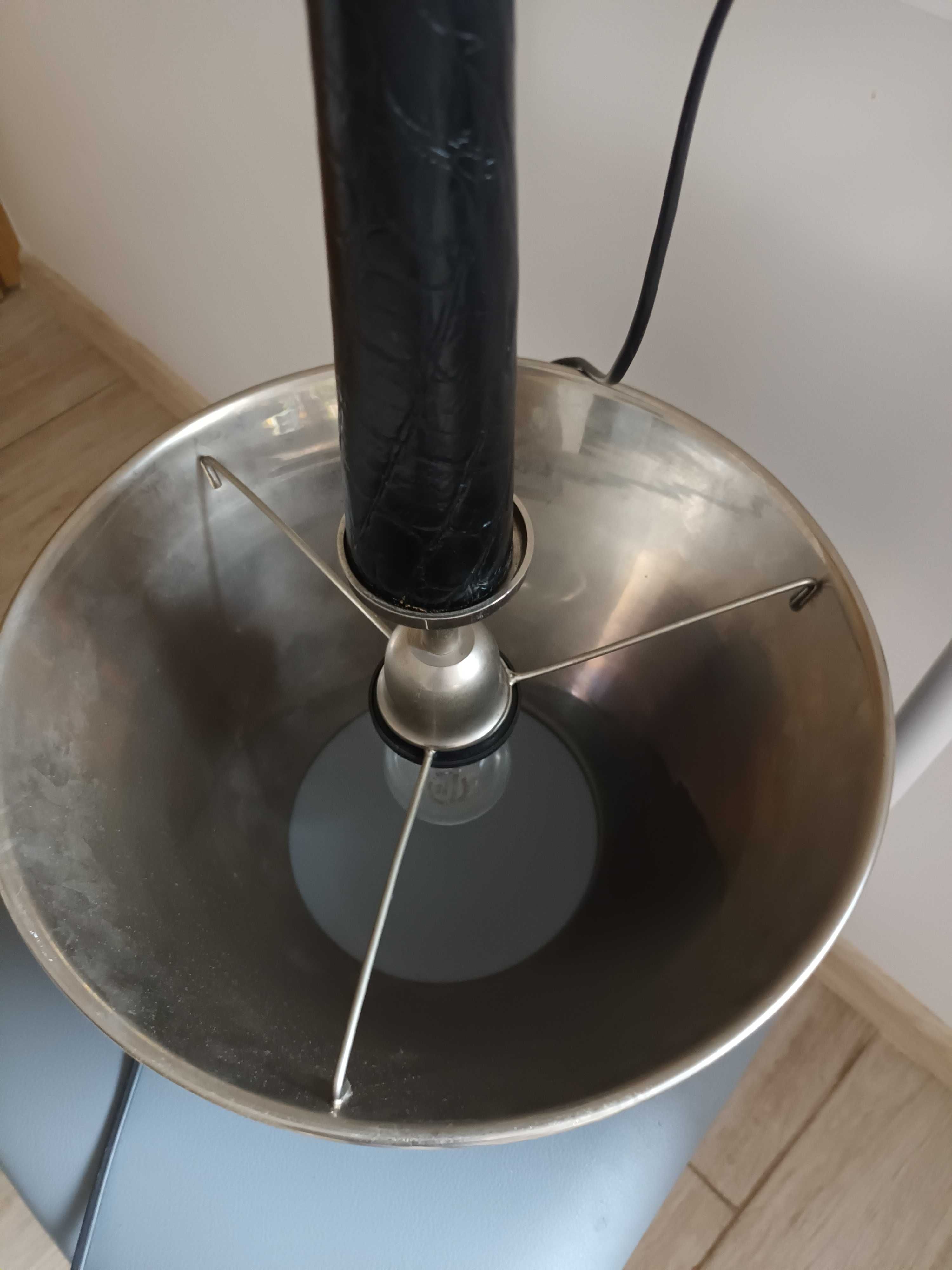 lampa smukła metalowa super stan czarna