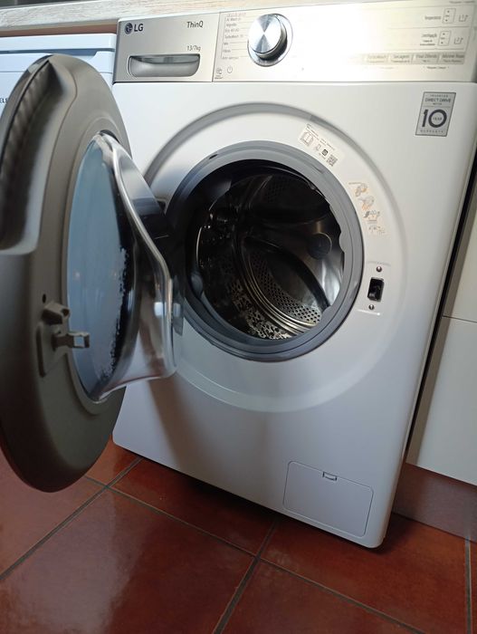 Máquina de lavar e secar roupa LG ThinQ (capacidade 13/7Kg)