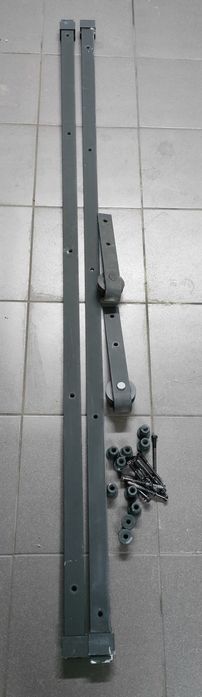 Solidne drewniane drzwi retro vintage