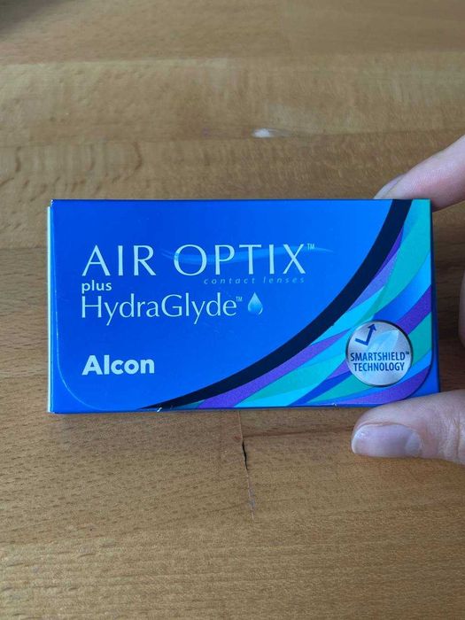Контактні лінзи Air Optix plus HydraGlyde