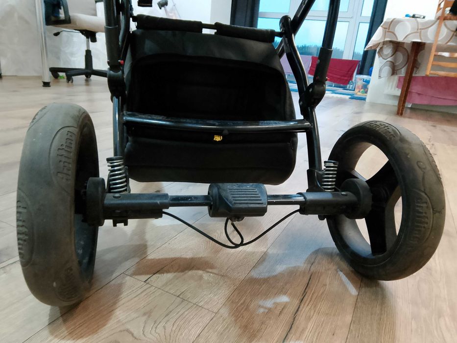 Продам дитячий візочок 2 в 1 (прогулянковий + люлька)